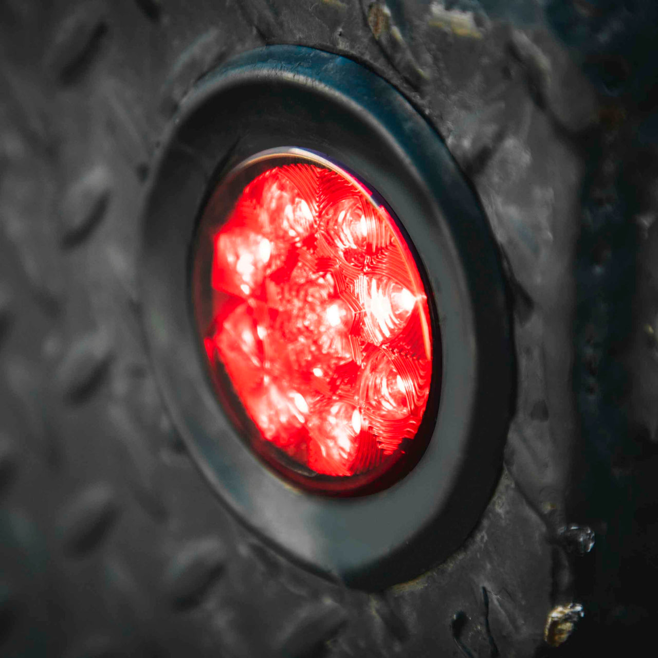 Heise Trailer HE-TR2501 Round Red Marker/Clearance Light with Grommet - 2.5 Inch, 9 LED