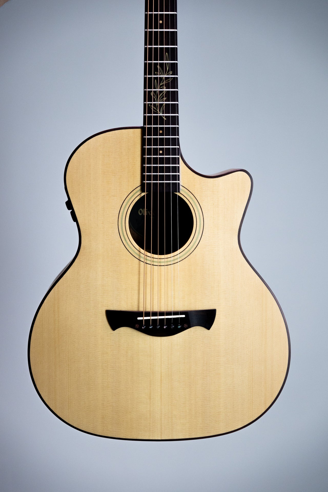 Tagima Olive Grace EQ-NTOP Acoustic Guitar - Natural