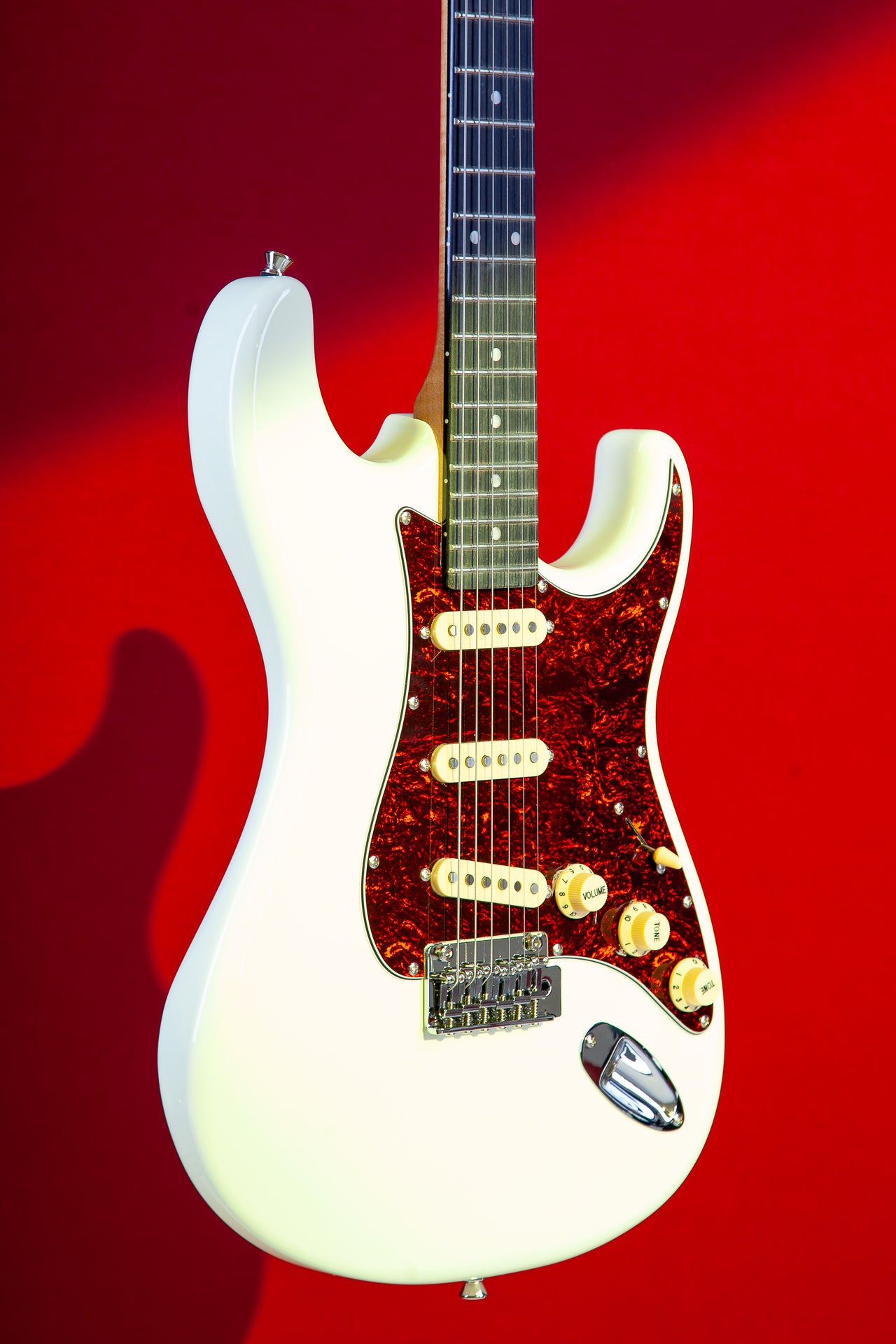 Tagima T 635 CLASSIC-OWH-DF/TT Electric Guitar - Olympic White