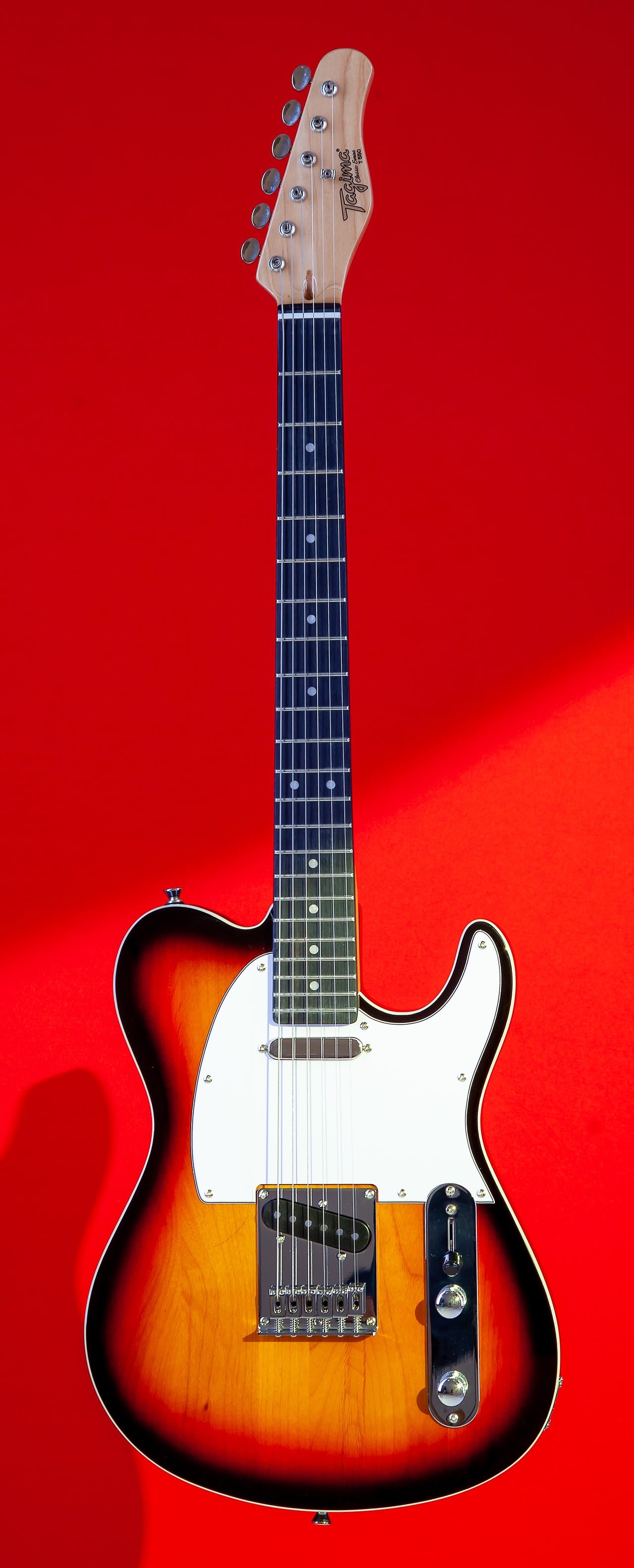 Tagima T 550 SB-DF/WH Electric Guitar - Sunburst