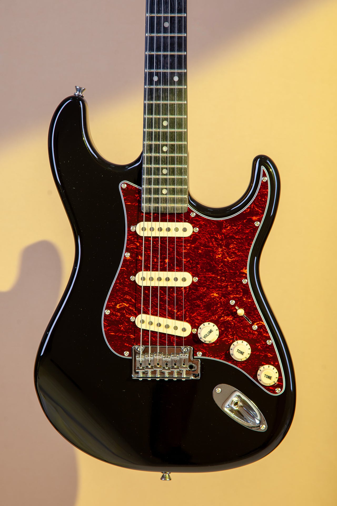 Tagima T 635 CLASSIC-BK-DF/TT Electric Guitar - Black