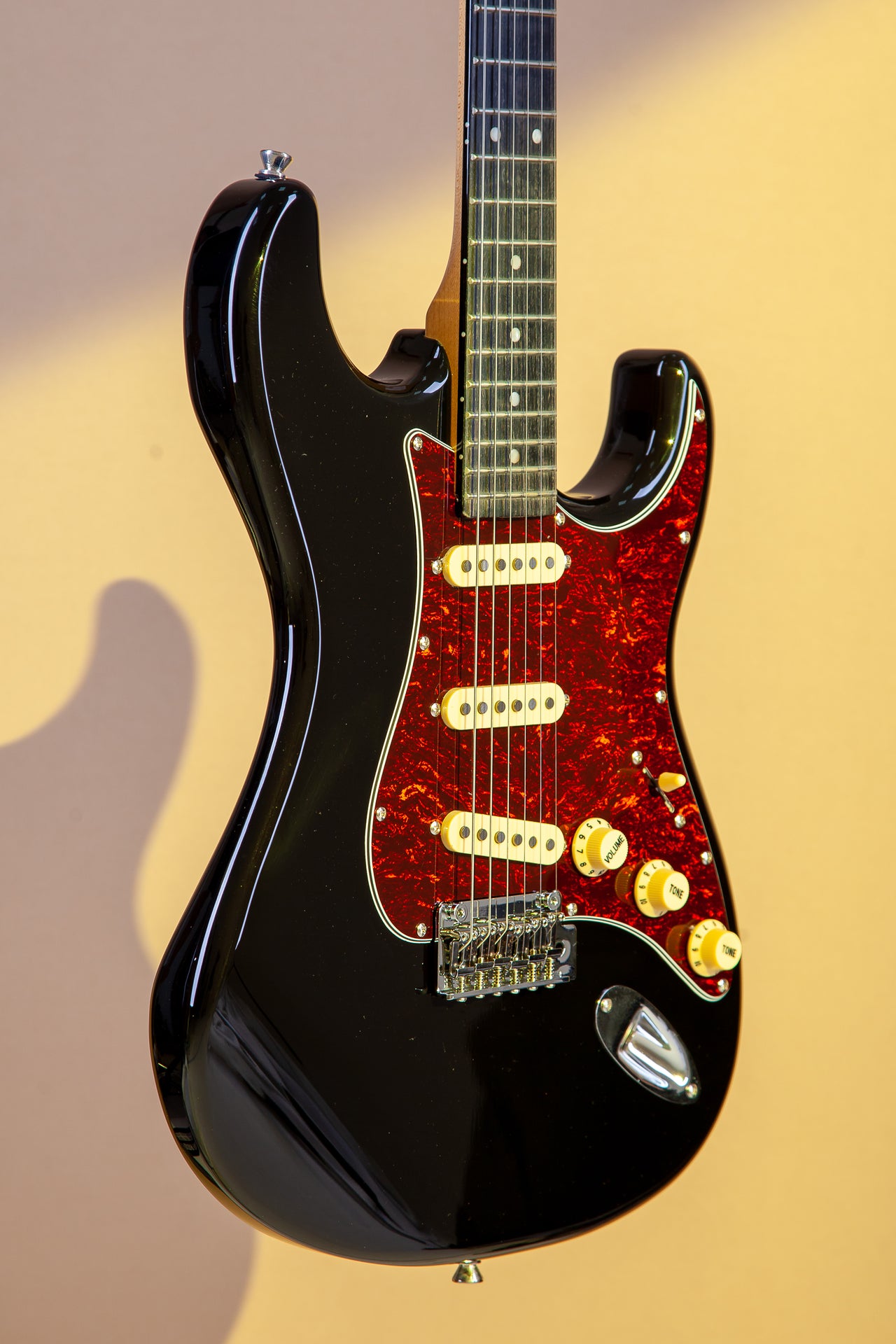 Tagima T 635 CLASSIC-BK-DF/TT Electric Guitar - Black