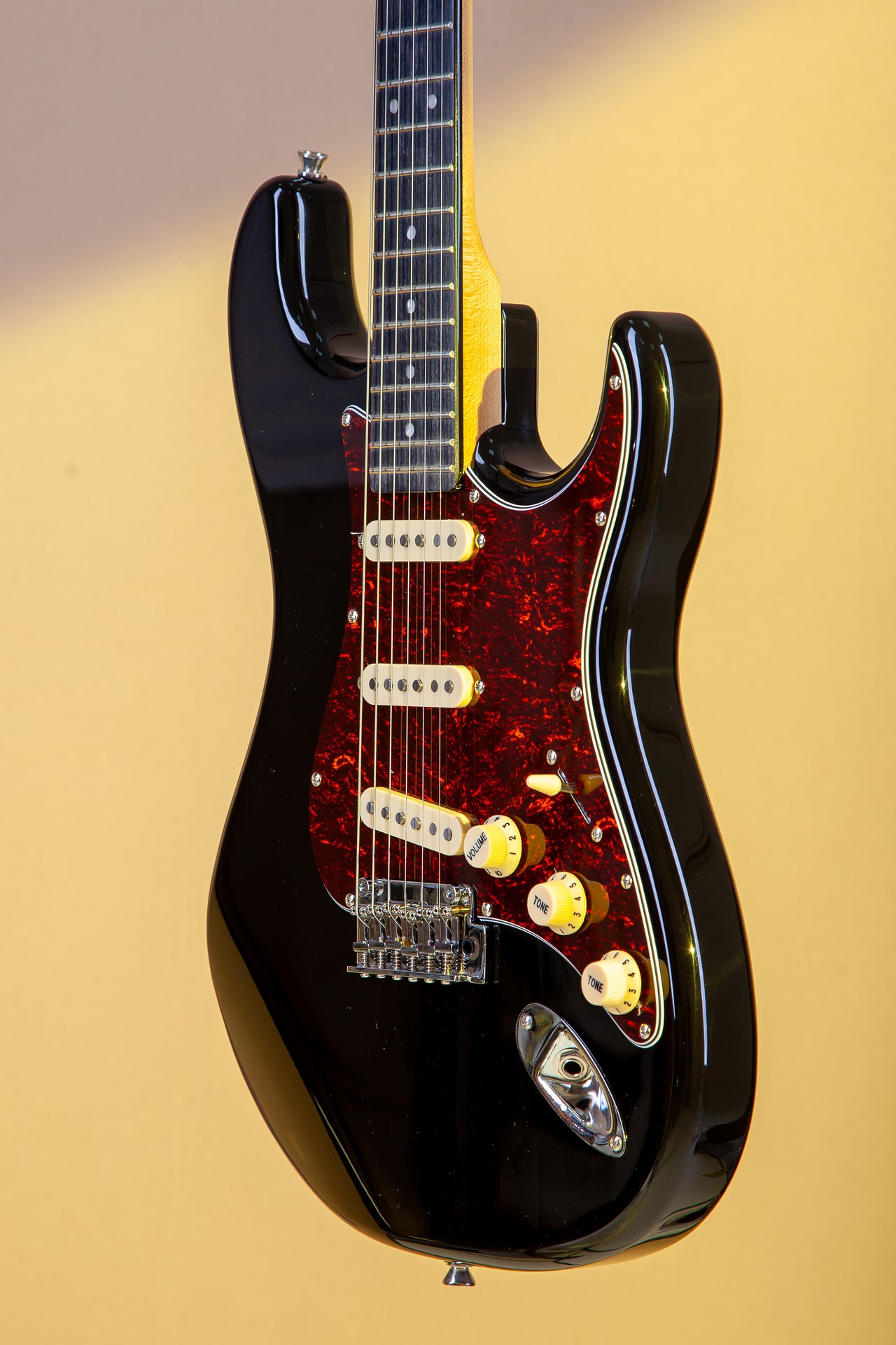 Tagima T 635 CLASSIC-BK-DF/TT Electric Guitar - Black